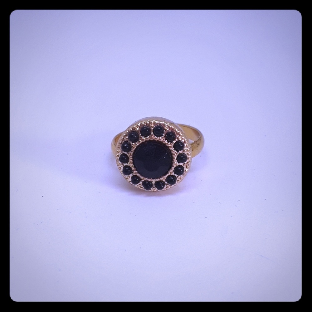 black and gold Circle ring